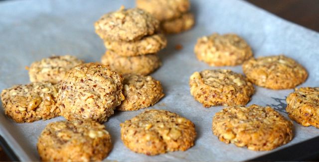 paleo_anzac_cookies_feature