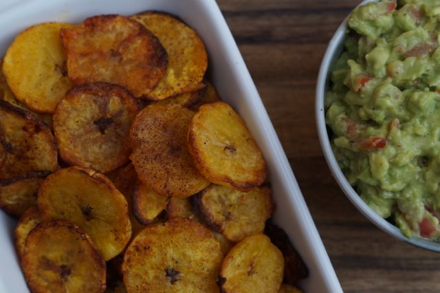 how to make paleo baked plantain chips2