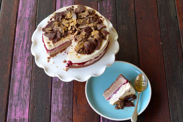 Paleo Raw Vanilla Choc Berry Layer Cake2