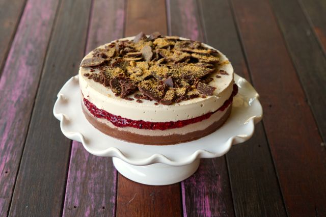 Paleo Raw Vanilla Choc Berry Layer Cake3