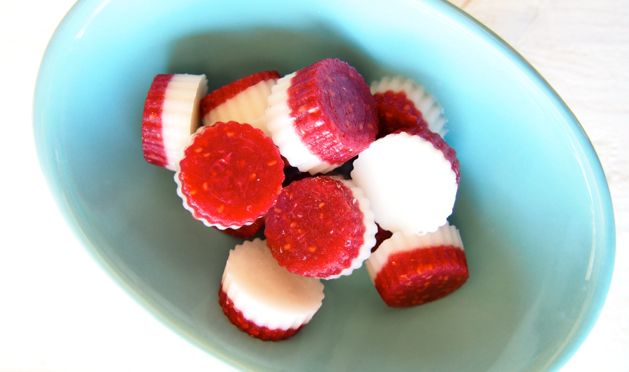 Raspberry and Cream Paleo Lollies