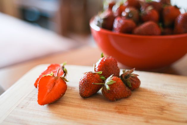 healthy-work-snacks-strawberries