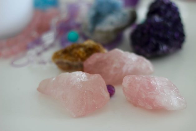 Rose-Quartz-healing-crystals