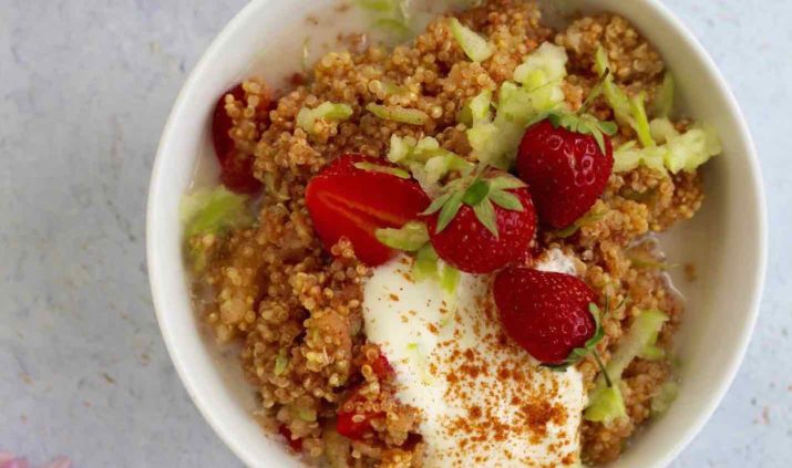 apple-strawberry-quinoa-porridge-feature