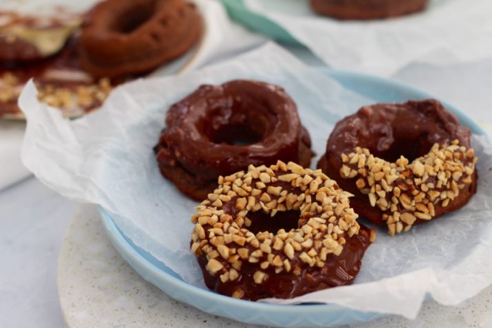 low-carb-chocolate-doughnuts-feature