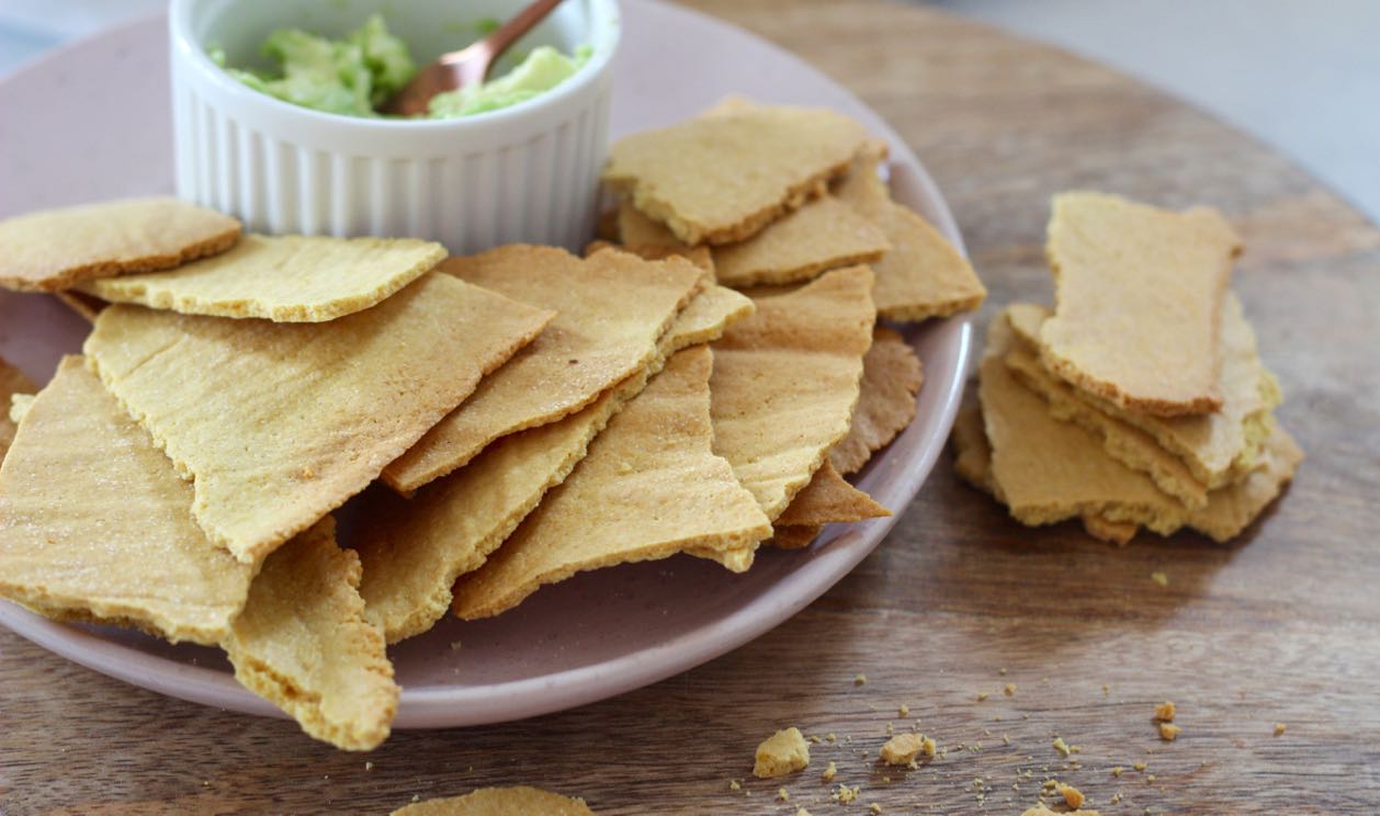 gluten-dairy-free-cheesy-crackers-feature