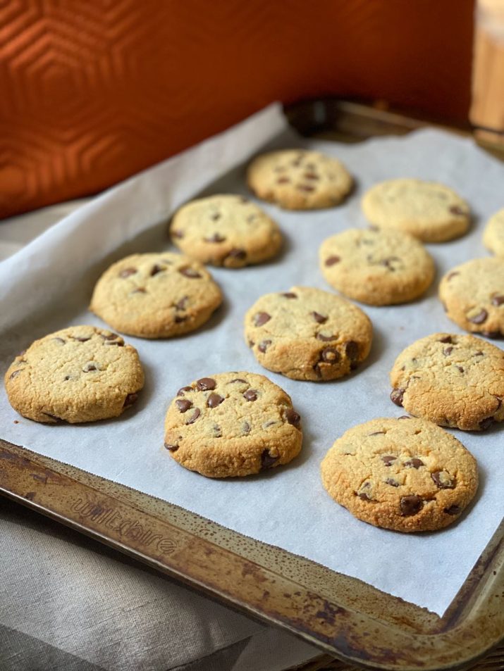 5 ingredient choc chip cookies, super easy recipe